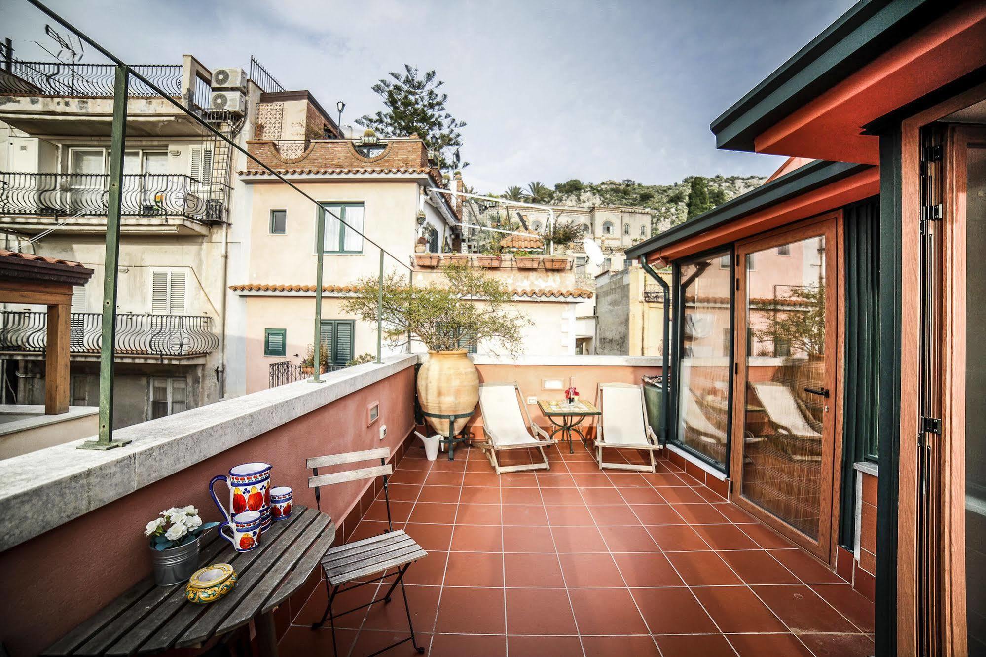 Il Gelsomino Taormina Center Apartment ภายนอก รูปภาพ